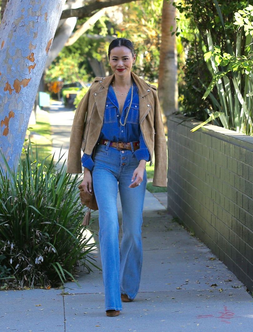 jamie-chung-out-in-west-hollywood_5.jpg